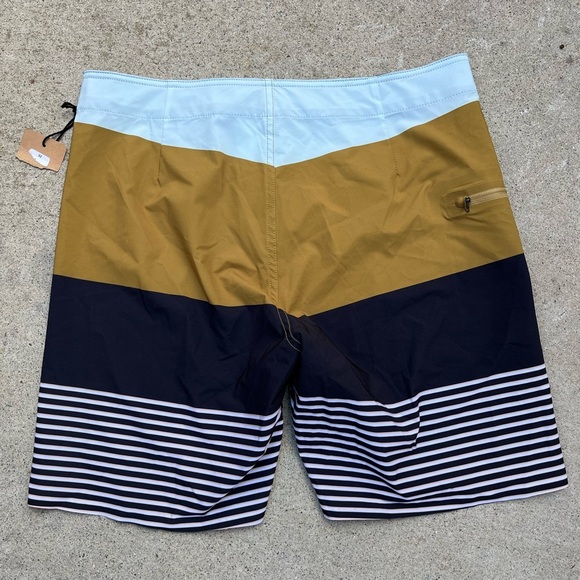 Men's Dark Seas Board Shorts Multicolor 32 Surf Beach Shred Swim Zip Tropical - Picture 9 of 13